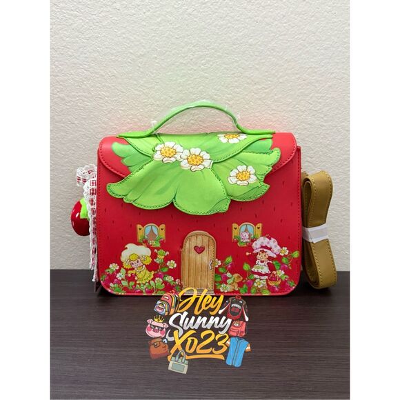 Her Universe Strawberry Shortcake House Crossbody Bag CHASE - Picture 1 of 6